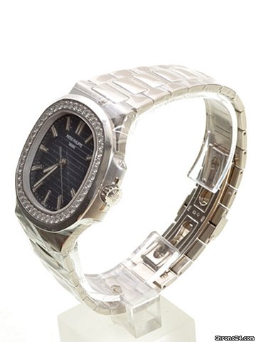 Patek Philippe 5713/1G-010