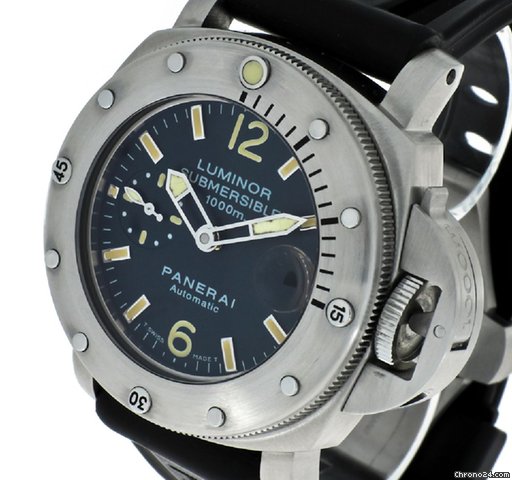 Panerai Luminor Submersible LIMITED EDITION 500PIECES