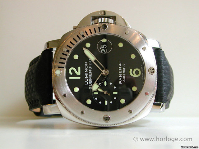 Panerai Luminor Submersible PAM24