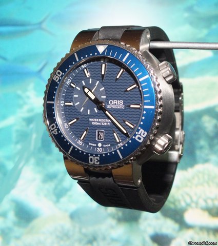 Oris Divers Small Second, Date