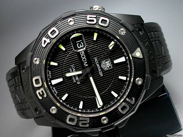 TAG Heuer "AQUARACER" TITAN/PVD full black/Kautschukband