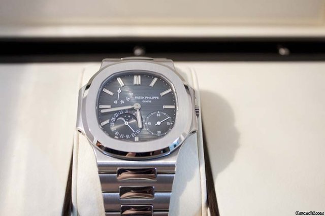 Patek Philippe NAUTILUS 3712-A