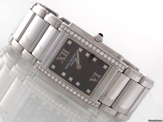 Patek Philippe "Twenty 4" Edelstahl & Brillanten 0,45 ct / Quarz
