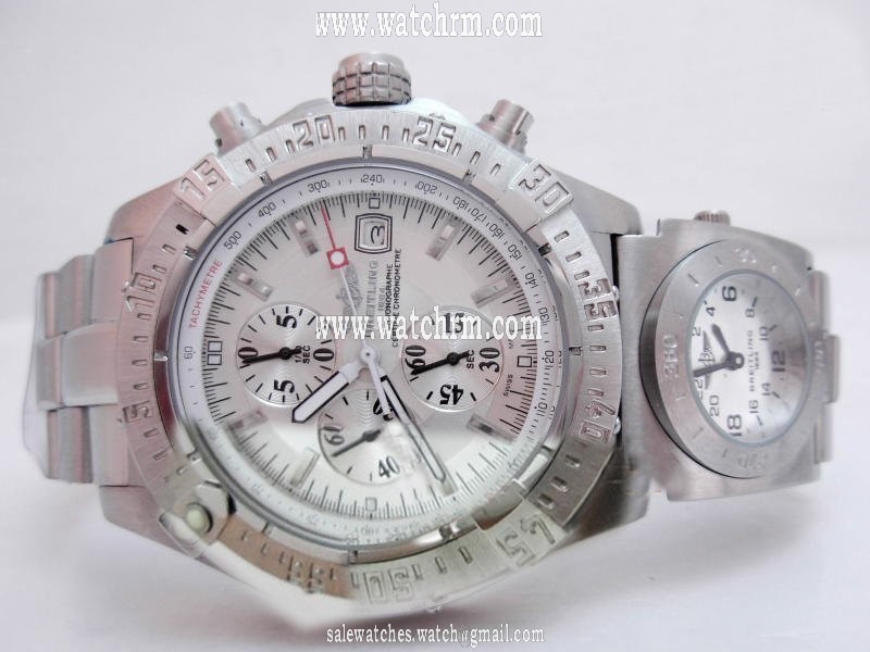 Breitling Blackbird Chronograph mit UTC A 13350 Round Silver Stainless Steel Strap Watch